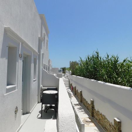 Happy Fish Rooms- Beachfront Perissa (Santorini) Exterior foto